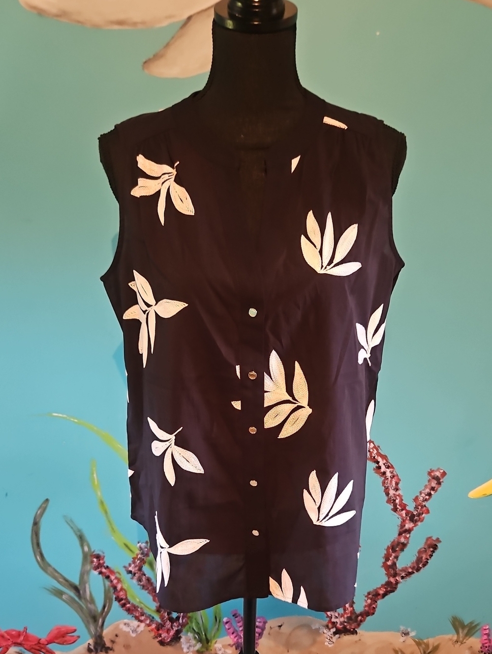 Anne Klein Black Sleeveless Button-Front Blouse with White Floral Print